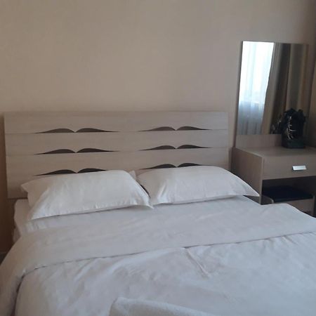 3 Rooms Apartment In The Centre Of Ulgii City Dış mekan fotoğraf